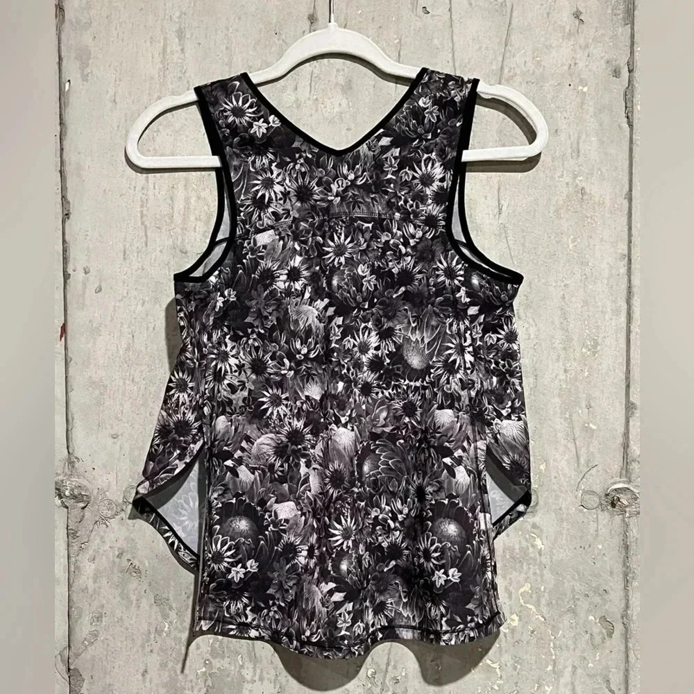 lululemon athletica pre owned